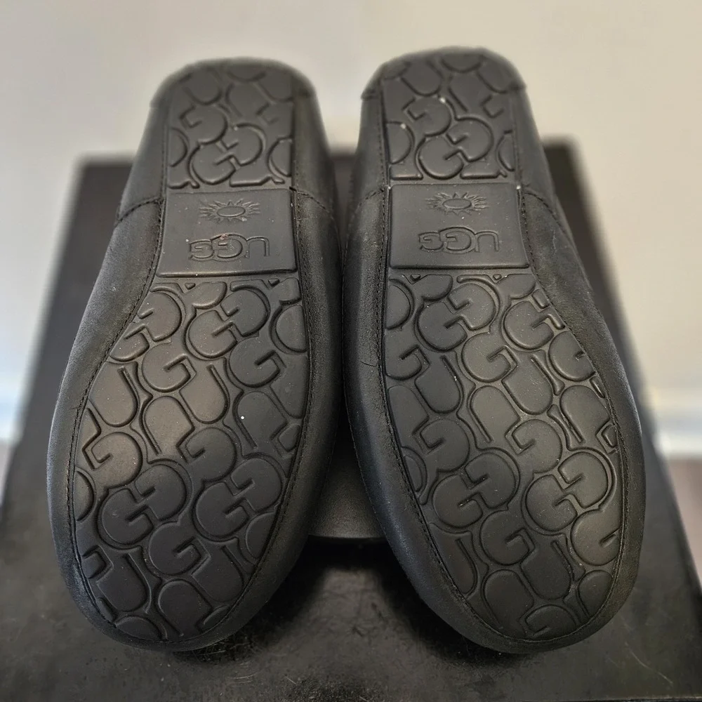 UGG Ascot Black Matte Leather  Shearling Men's Slippers 1103889 Size 10